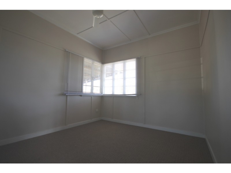 120 Bunya Street, Dalby QLD 4405