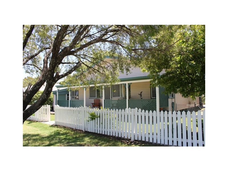 26 Pratten Street, Dalby QLD 4405