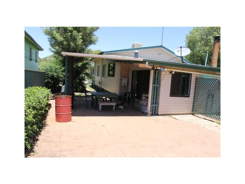 26 Pratten Street, Dalby QLD 4405