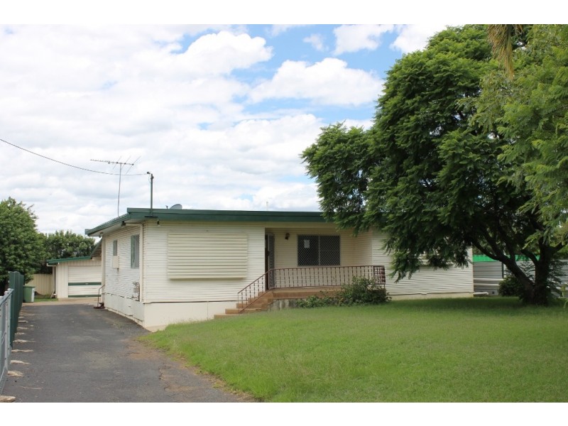 95 Pratten, Dalby QLD 4405