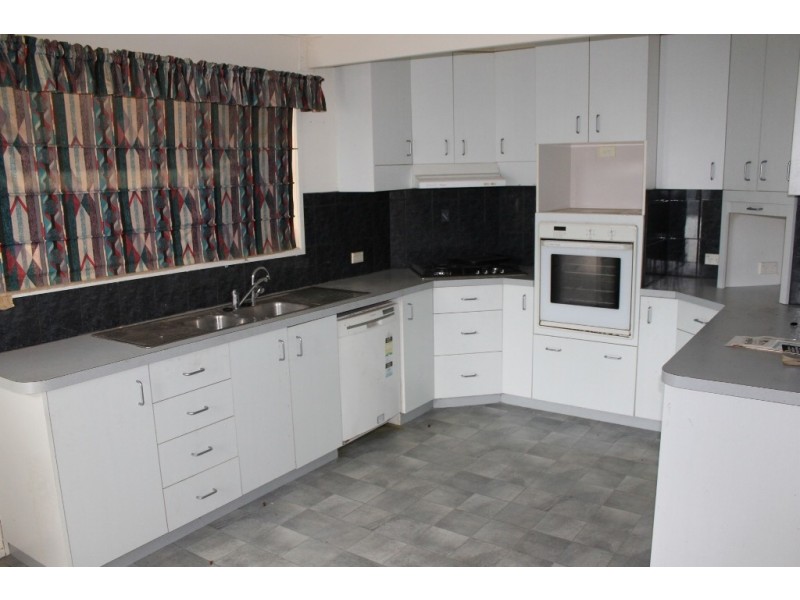 95 Pratten, Dalby QLD 4405