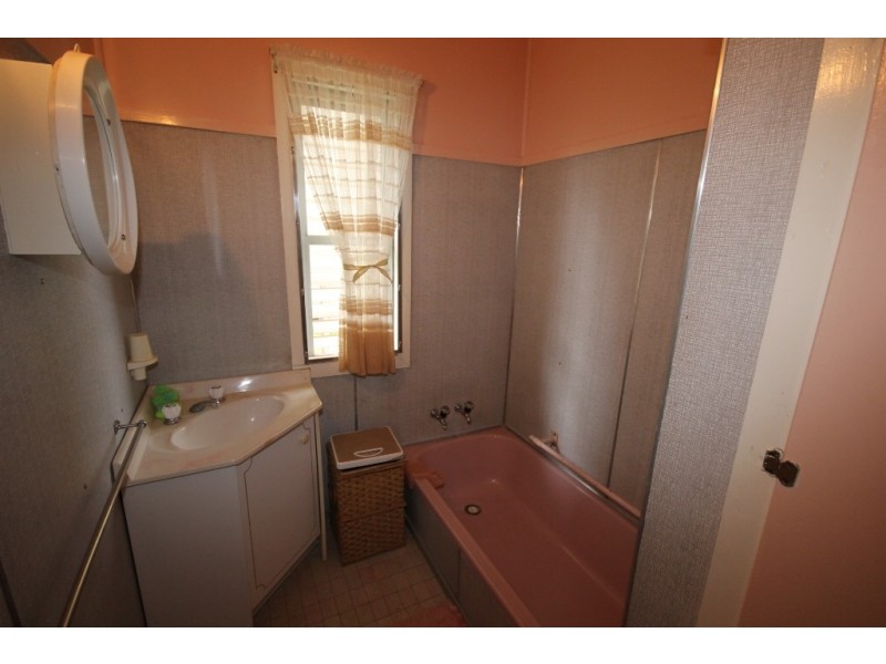 22 Garrow Street, Dalby QLD 4405