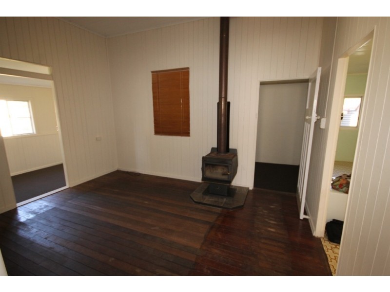 27 Garrow, Dalby QLD 4405