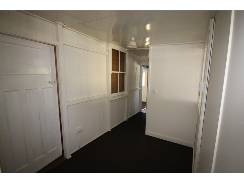 27 Garrow, Dalby QLD 4405