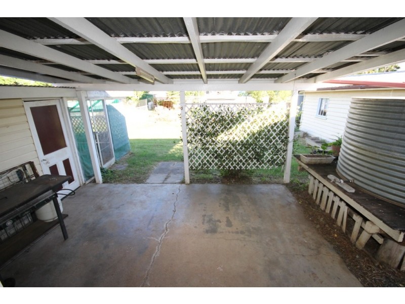 27 Garrow, Dalby QLD 4405