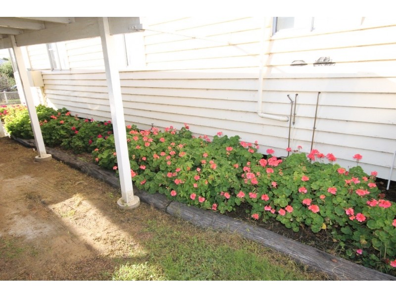 27 Garrow, Dalby QLD 4405