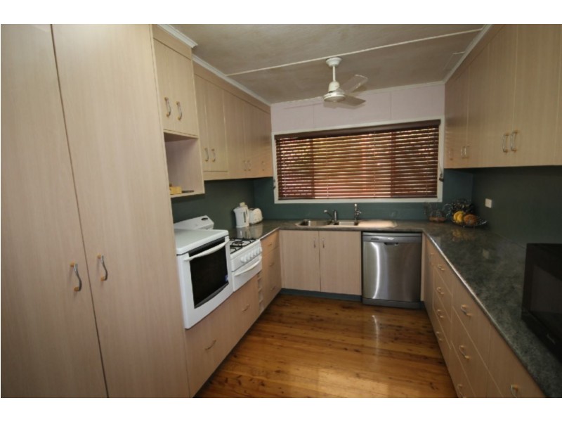 18 Hall Street, Dalby QLD 4405