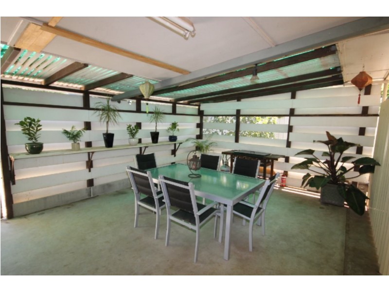 18 Hall Street, Dalby QLD 4405