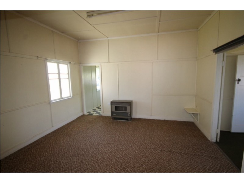 33 Myall Street, Dalby QLD 4405