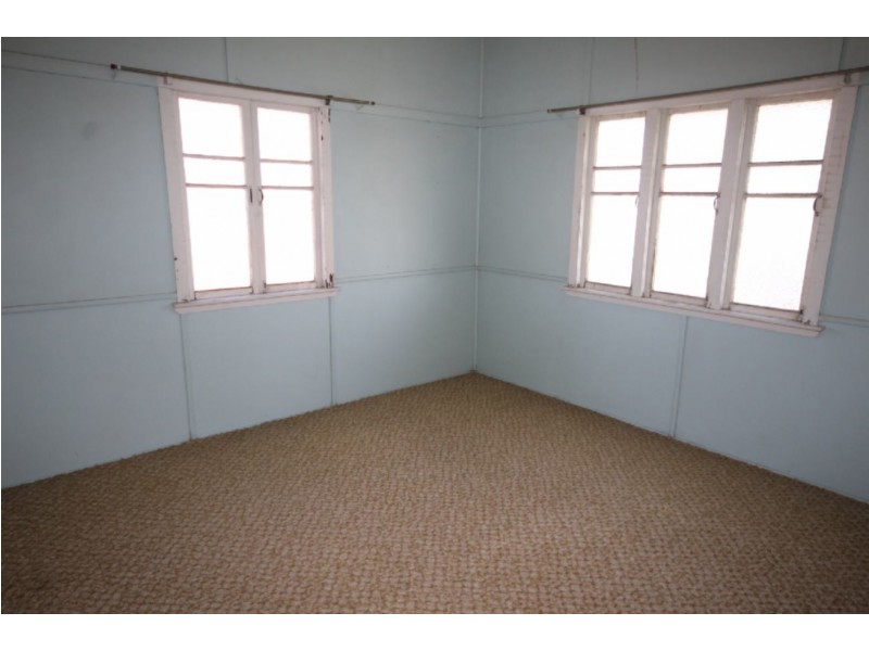 33 Myall Street, Dalby QLD 4405