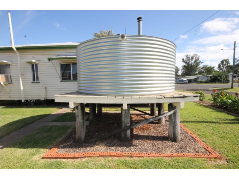 33 Myall Street, Dalby QLD 4405