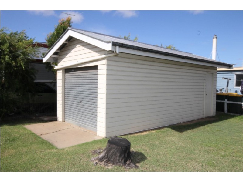 33 Myall Street, Dalby QLD 4405