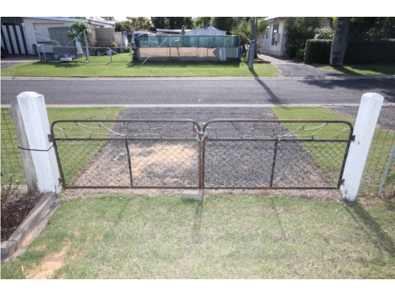 33 Myall Street, Dalby QLD 4405