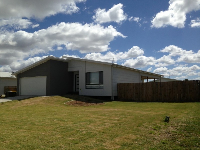 19 Barry Place, Dalby QLD 4405