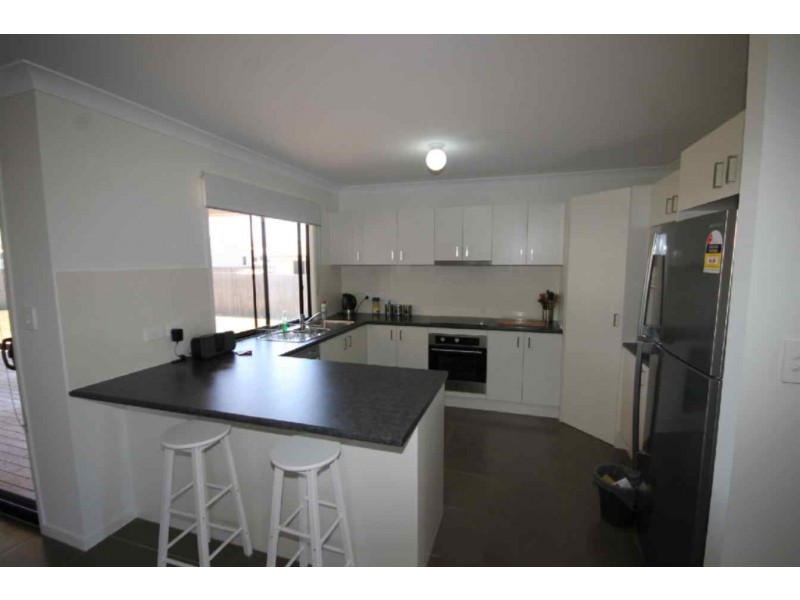 19 Barry Place, Dalby QLD 4405