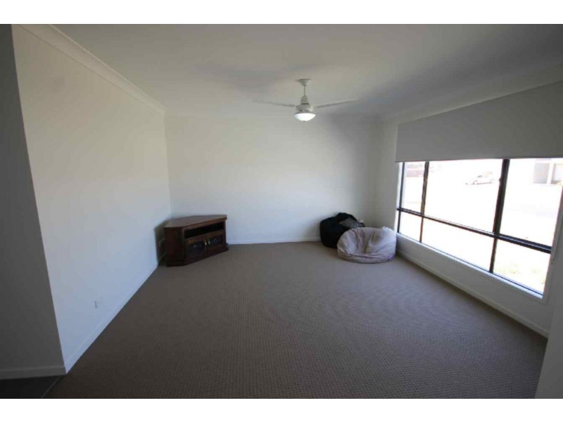 19 Barry Place, Dalby QLD 4405