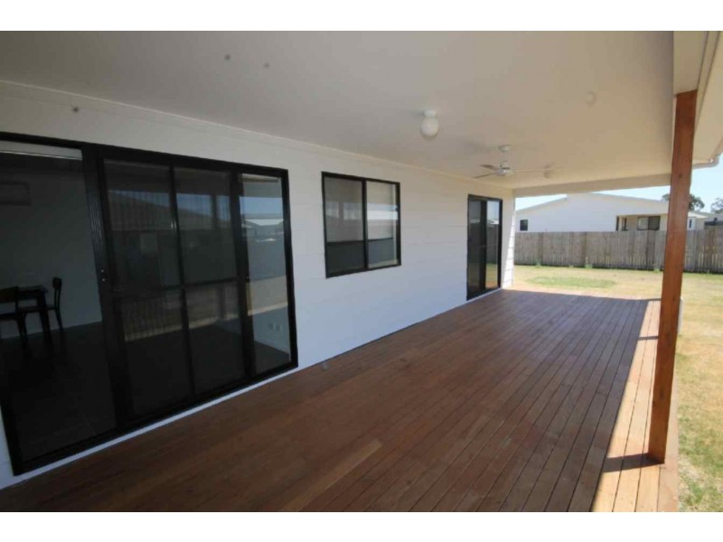 19 Barry Place, Dalby QLD 4405