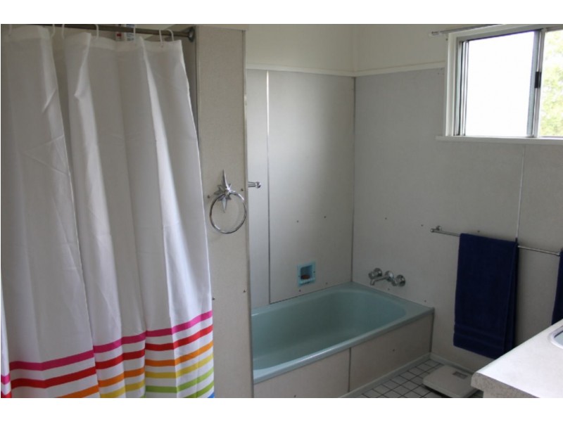 11 Geisel Street, Dalby QLD 4405