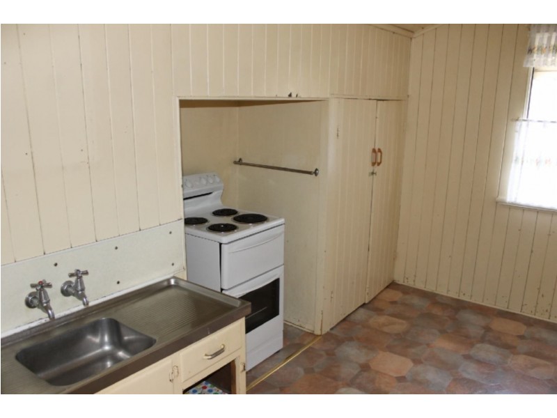 2 Loam Street, Dalby QLD 4405