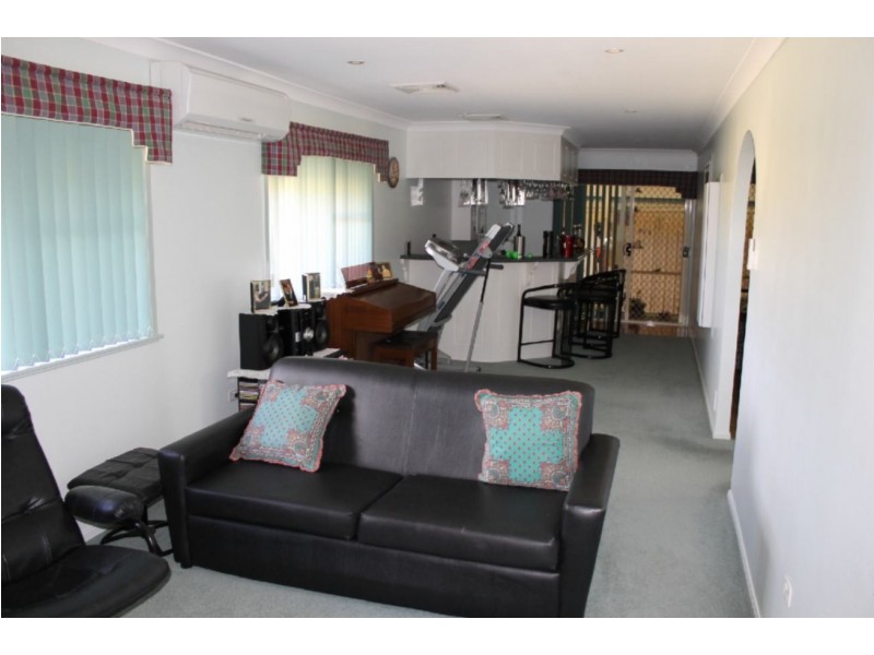 4 Agnes Street, Dalby QLD 4405