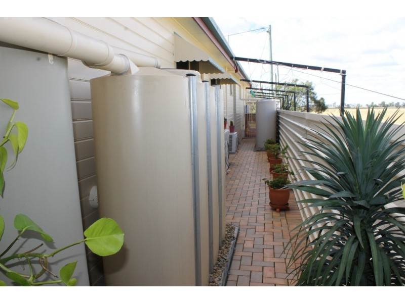 4 Agnes Street, Dalby QLD 4405
