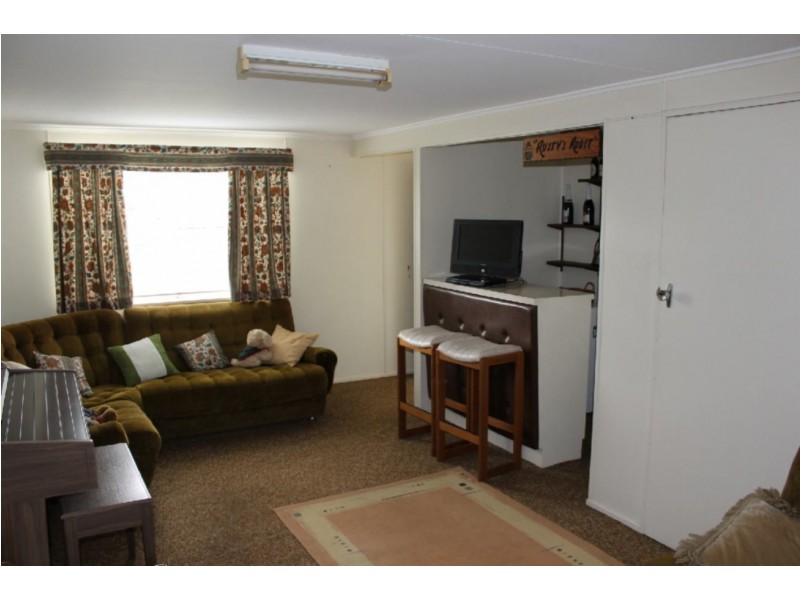 11 Geisel Street, Dalby QLD 4405