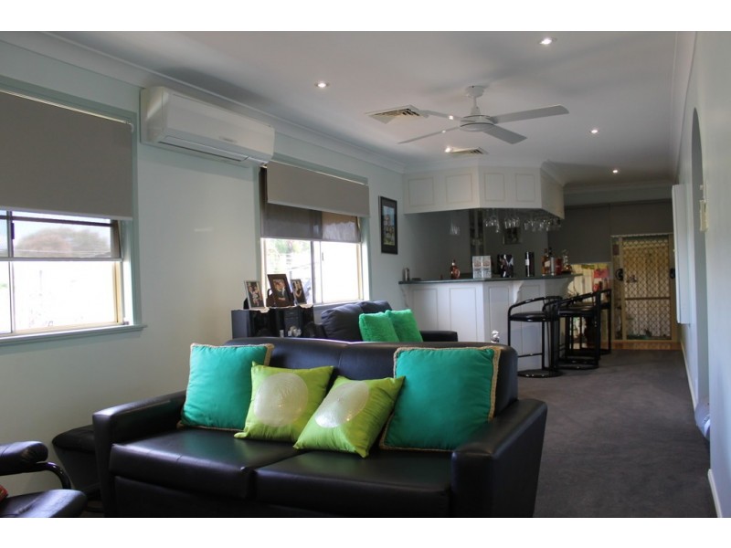 4 Agnes Street, Dalby QLD 4405