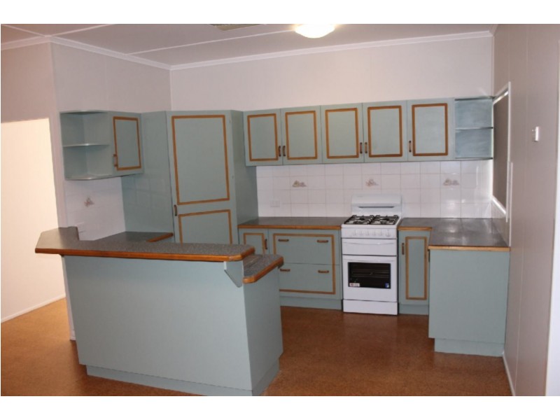 32 Edward Street, Dalby QLD 4405