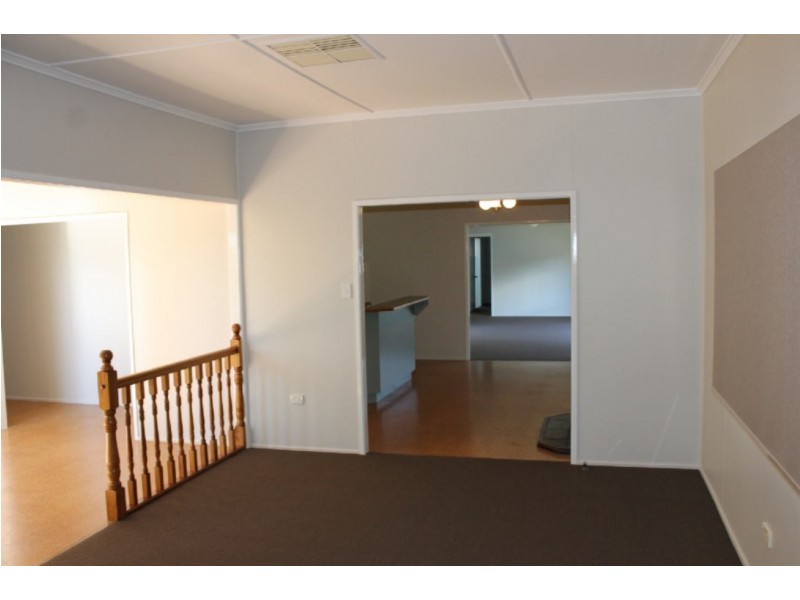 32 Edward Street, Dalby QLD 4405