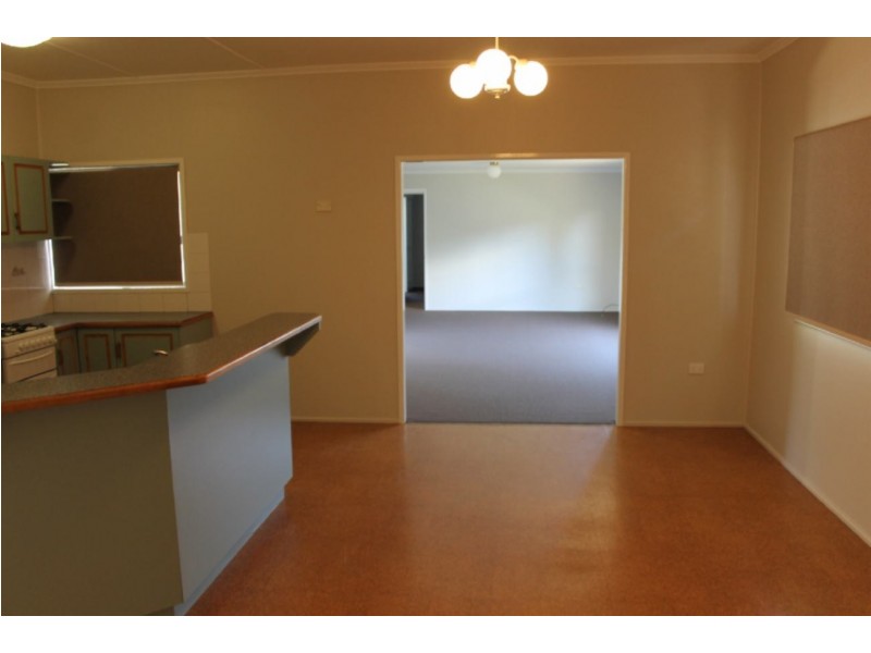 32 Edward Street, Dalby QLD 4405