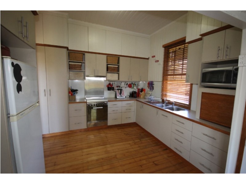 92 Orpen Street, Dalby QLD 4405