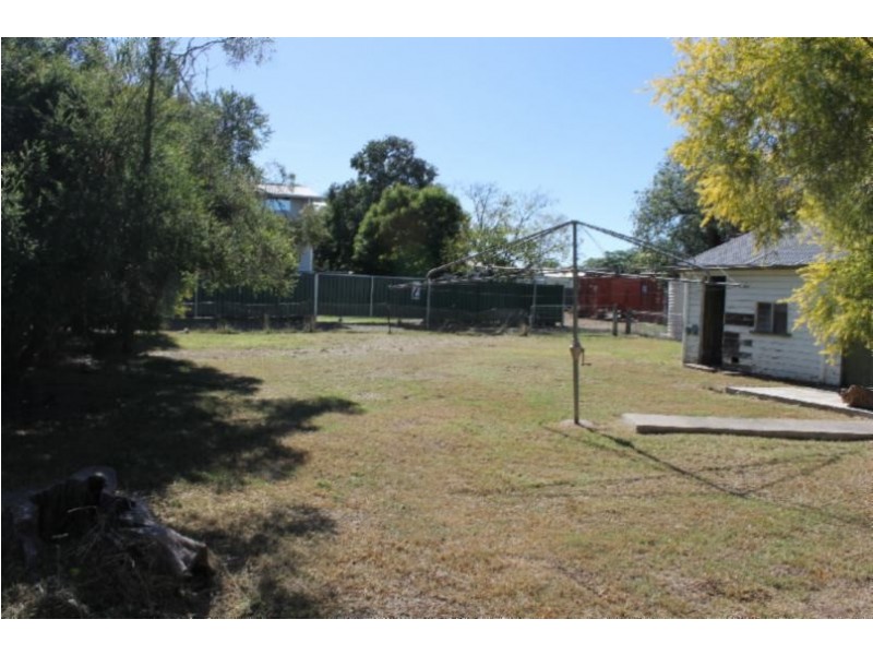 11 Alice Street, Dalby QLD 4405