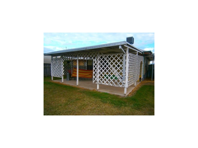 9 Lindsay Street, Dalby QLD 4405