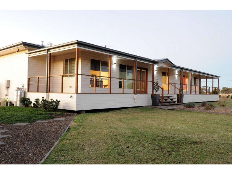 84 Southern Cross Drive, Dalby QLD 4405