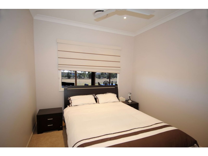 84 Southern Cross Drive, Dalby QLD 4405