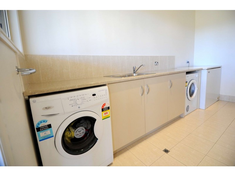 84 Southern Cross Drive, Dalby QLD 4405