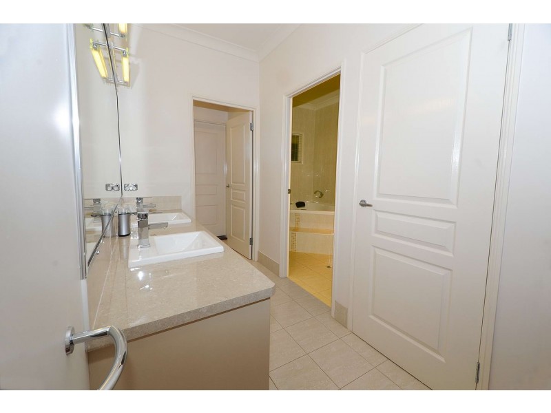 84 Southern Cross Drive, Dalby QLD 4405