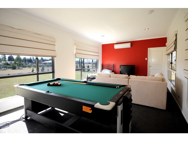 84 Southern Cross Drive, Dalby QLD 4405