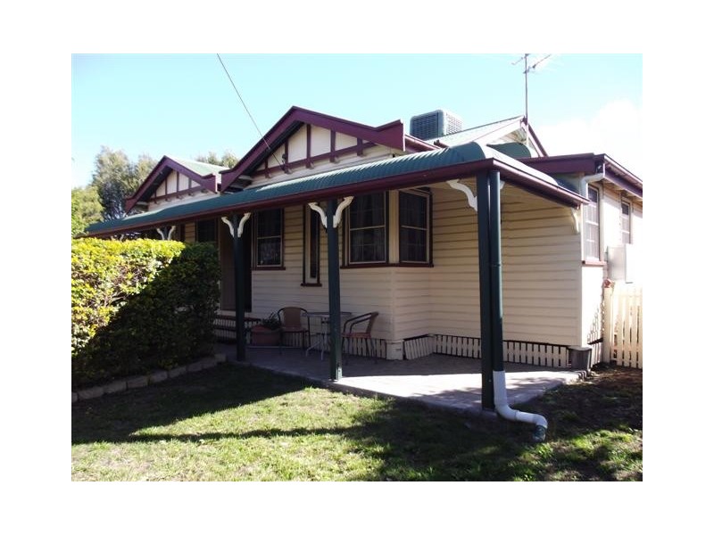 4 Bird Street, Dalby QLD 4405