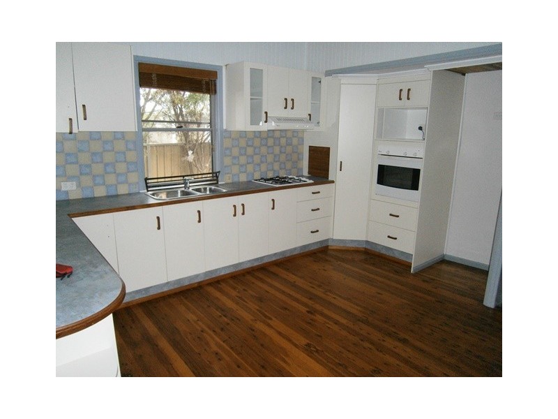 4 Bird Street, Dalby QLD 4405