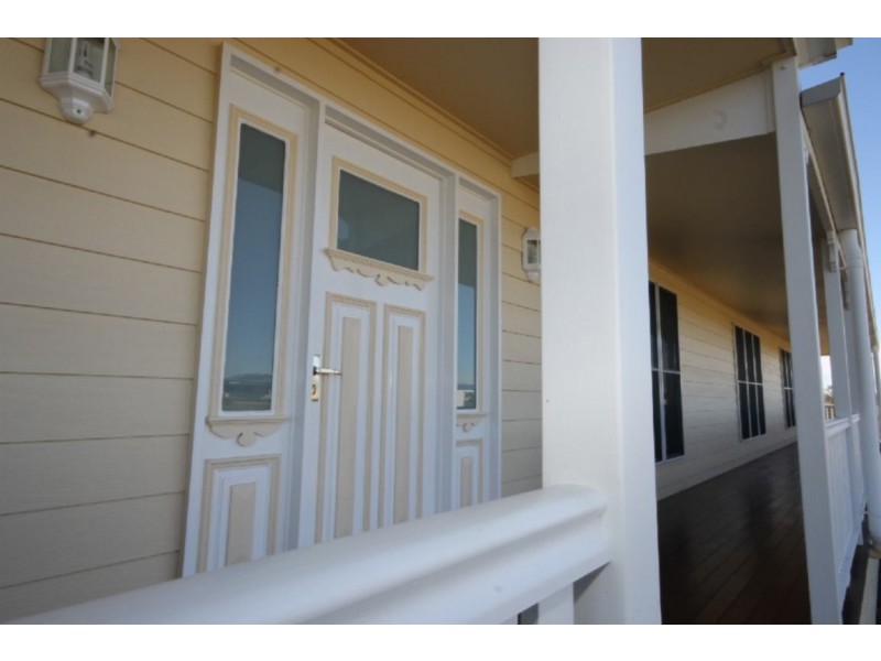 85 Southern Cross Drive, Dalby QLD 4405