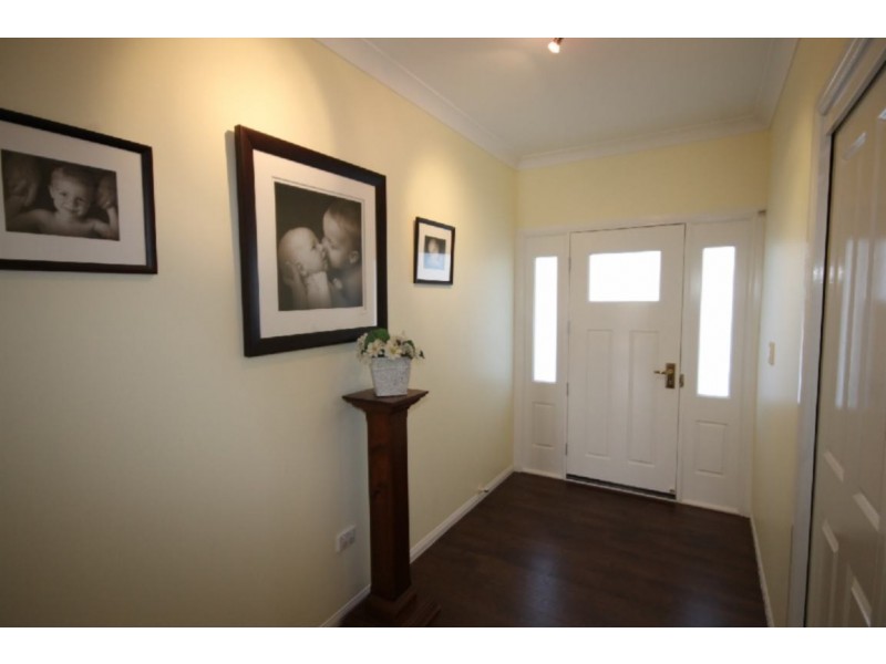 85 Southern Cross Drive, Dalby QLD 4405