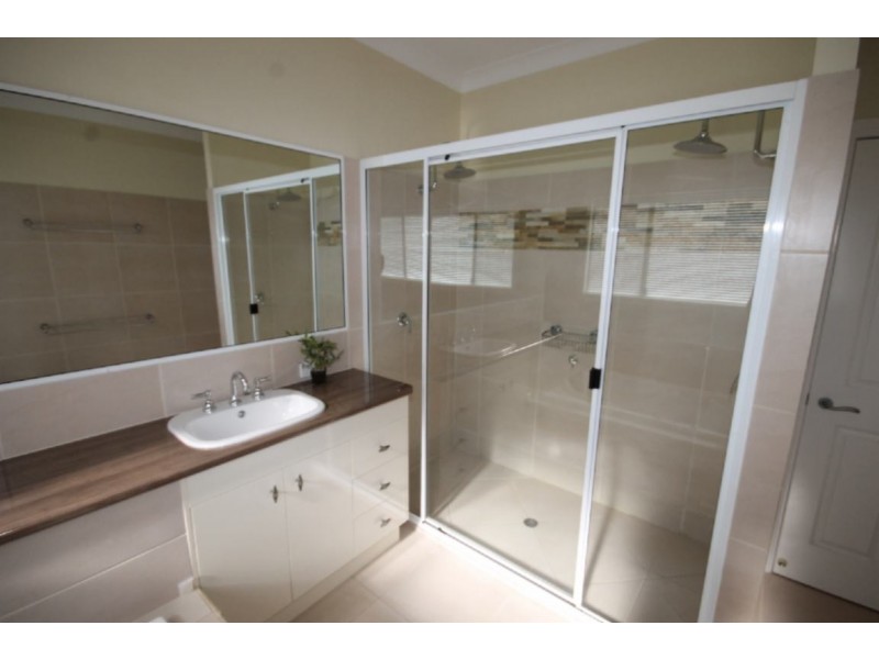 85 Southern Cross Drive, Dalby QLD 4405