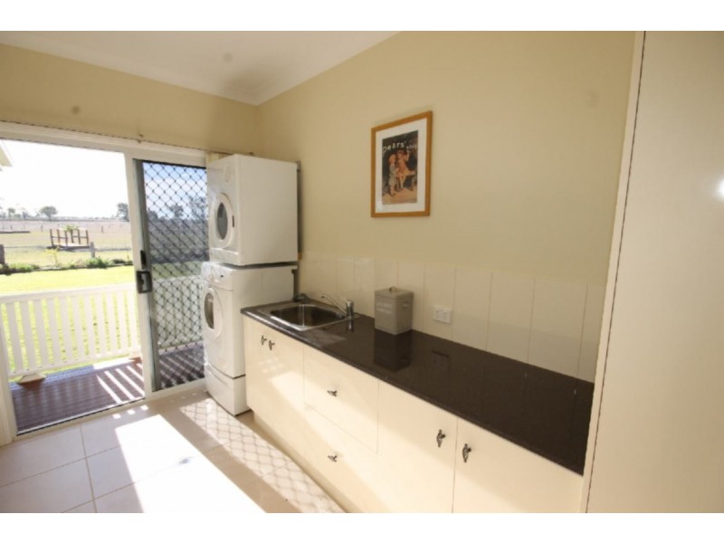 85 Southern Cross Drive, Dalby QLD 4405