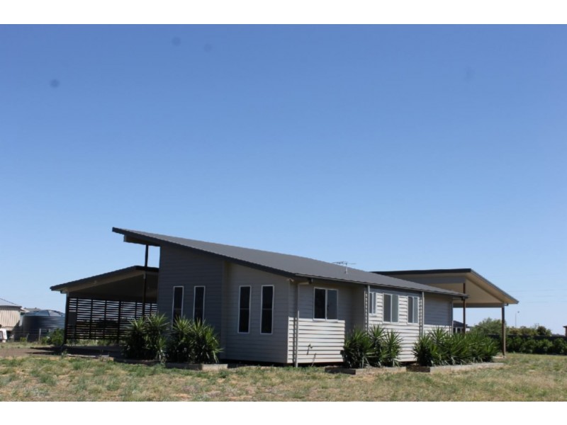 55 Diamond Drive, Dalby QLD 4405