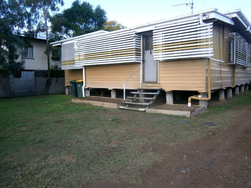 39 Charles Street, Dalby QLD 4405