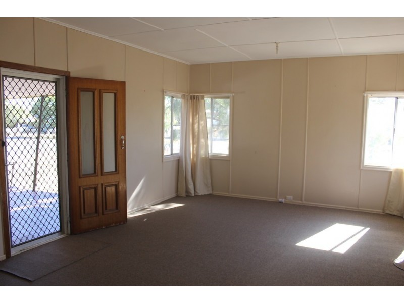 22 Etty Street, Dalby QLD 4405
