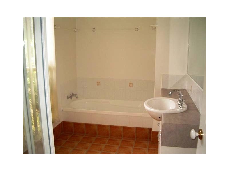 2/112 Condamine Street, Dalby QLD 4405