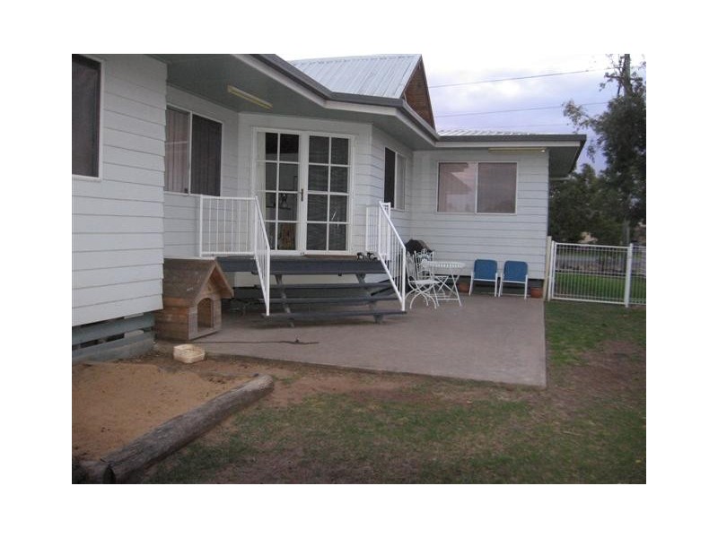 15 Orpen St, Dalby QLD 4405