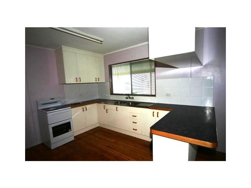 27 Swan Street, Dalby QLD 4405